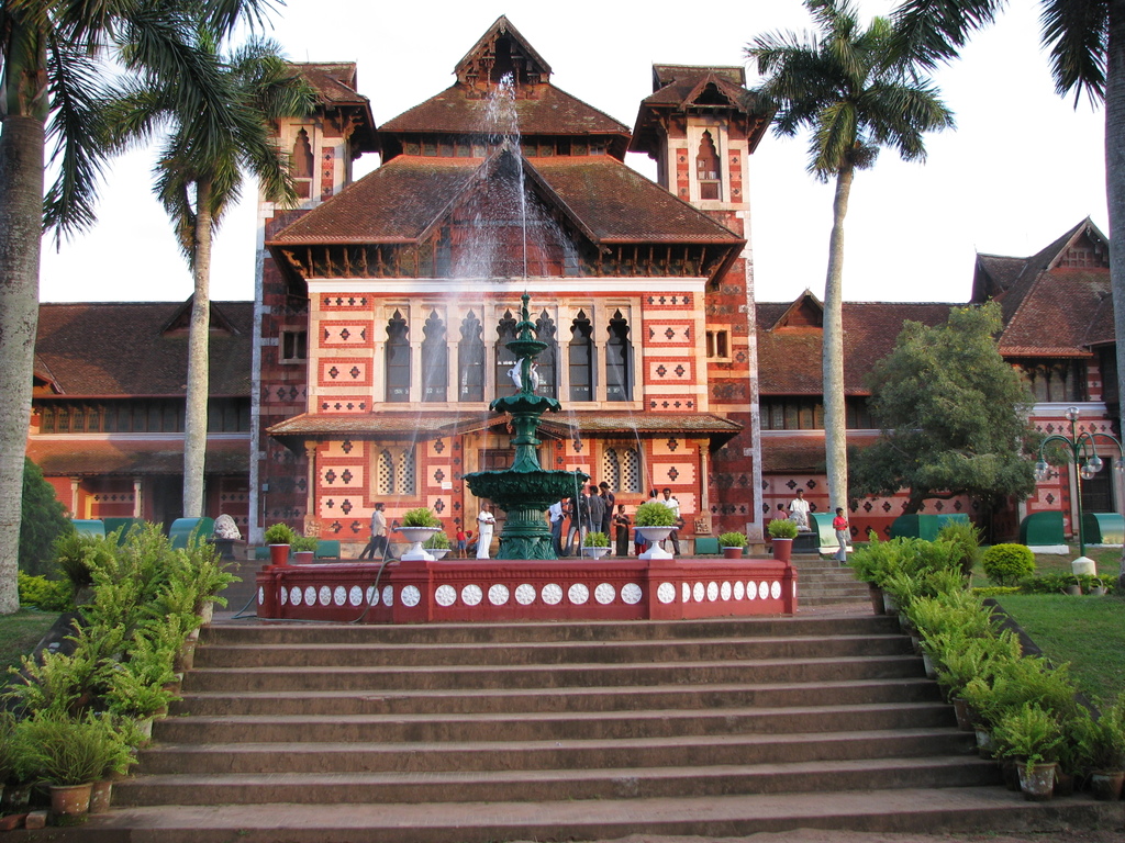 https://d3r8gwkgo0io6y.cloudfront.net/upload/Napier Museum trivandrum05.jpg